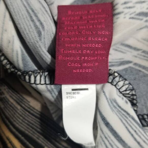 212 Collection Faux Wrap Midi Dress Size XS Black Gold Botanical Print Bodycon - Picture 9 of 9